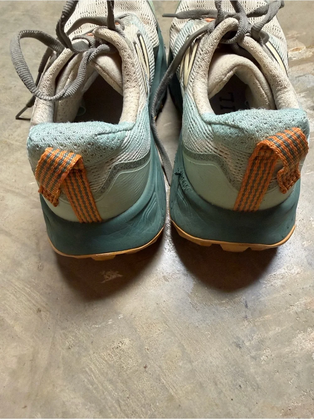 New Balance Fresh Foam X Hierro v9, featuring a 